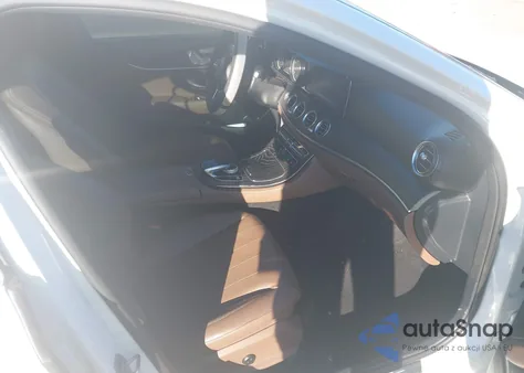 2019 Mercedes-Benz E 300 z USA, uszkodzony, nr VIN WDDZF4JB2KA526176